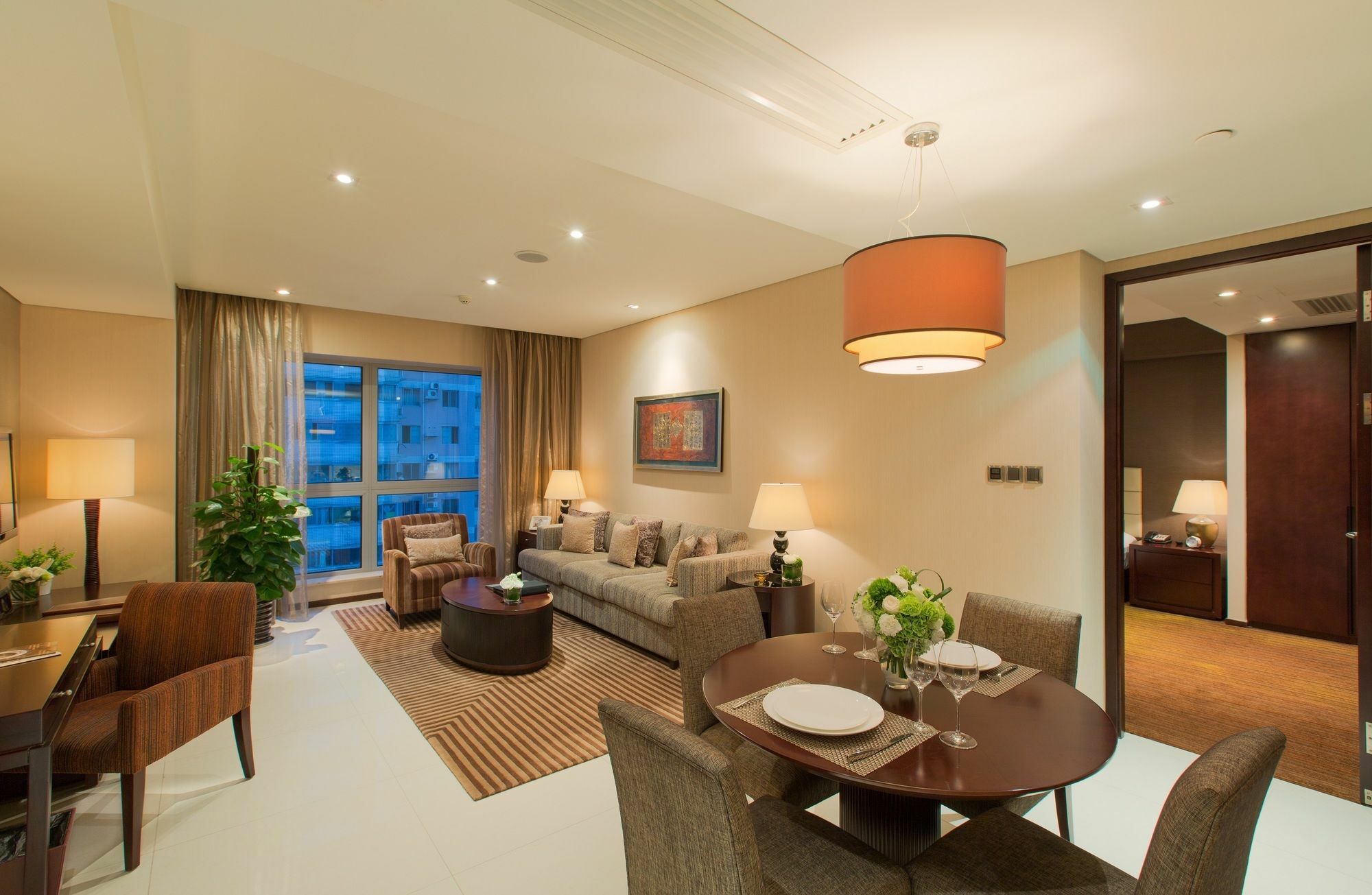 Oakwood Residence Funder Чънду Екстериор снимка